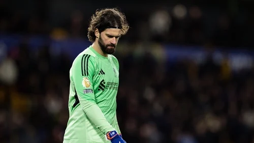 Alasan Alisson Dicoret dari Skuad Liverpool