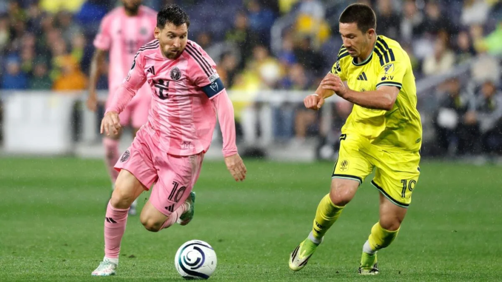 Lionel Messi Capai 900 Gol