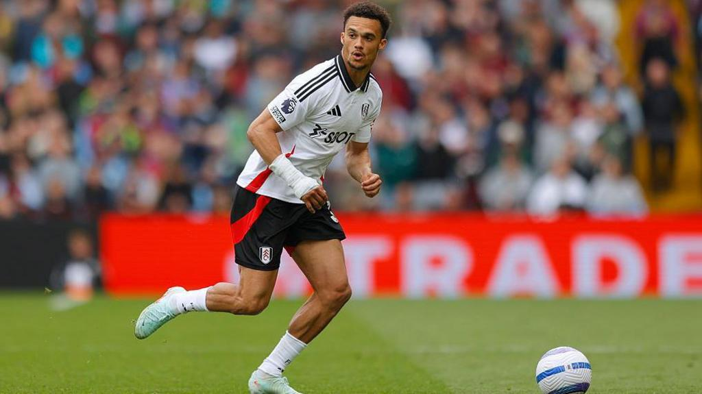 Antonee Robinson Masuk Daftar Belanja Manchester United