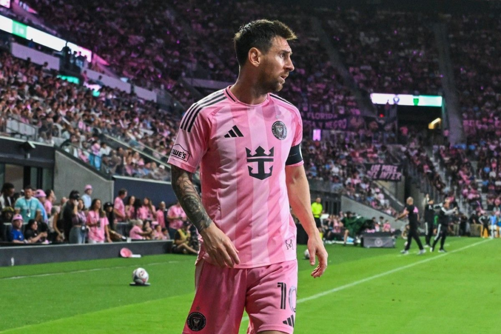 Lionel Messi Membeli UE Cornella