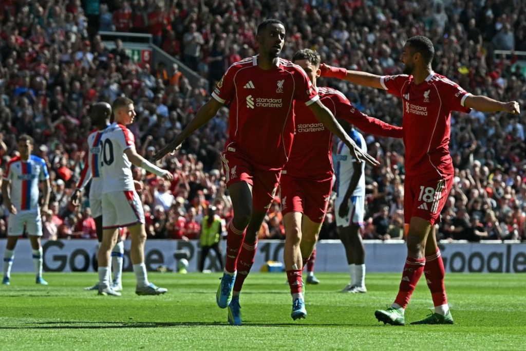 Liverpool Bungkam Crystal Palace 3-1